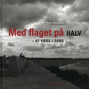 Med flaget på halv