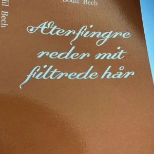 Æterfingre reder mit filtrede hår