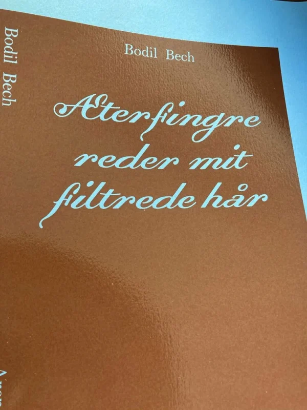 Æterfingre reder mit filtrede hår