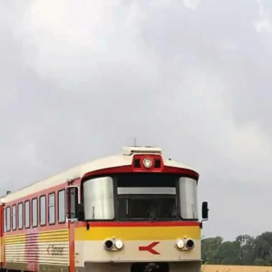4652