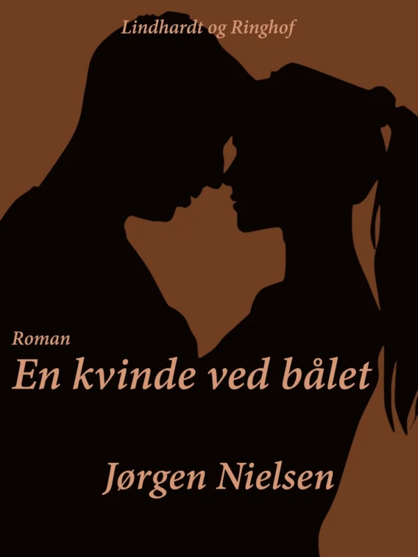 En kvinde ved bålet